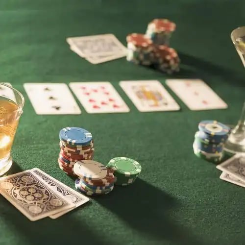 Pengguna mengakses Live Casino dengan mudah melalui smartphone pangeran99